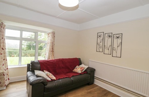 Pylle Haus | The Anchorage