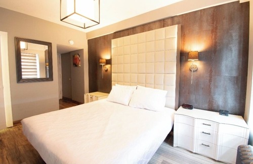 Superior Hotel | The Androy Hotel - Superior Duluth