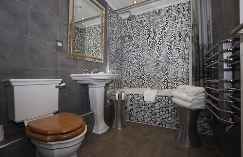 Bury St Edmunds Hotel | The Angel Hotel