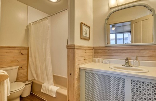 Stonington Hotel | The Angelique - Inn on the Harbor