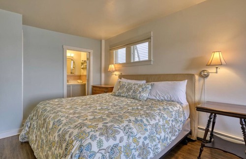 Stonington Hotel | The Angelique - Inn on the Harbor