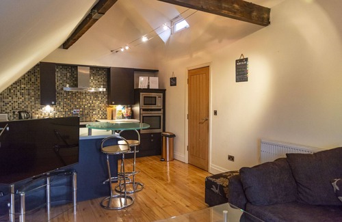 Whitefield Hotel | The Apartment No 2 The Old Red King Pub