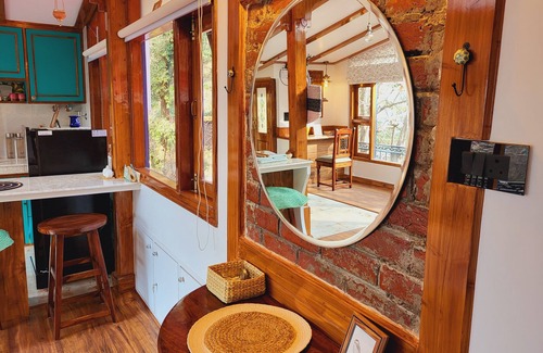 Chhota Shimla Wohnung | The Attic Suite at Shimla Gypsy with 360° view and a sky roof