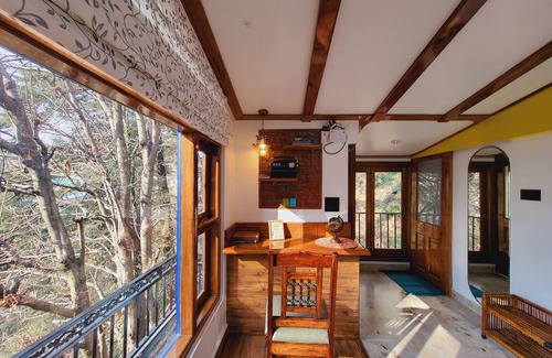 Chhota Shimla Wohnung | The Attic Suite at Shimla Gypsy with 360° view and a sky roof