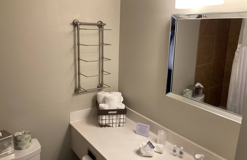 Aurora Hotel | The Aurora Inn