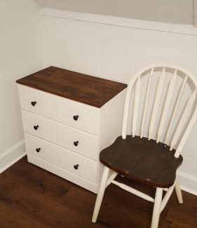 Irving Park East Wohnung | The Avondale Attic