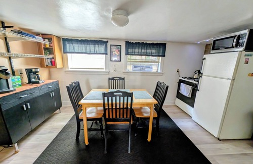 Irving Park East Wohnung | North-Side von Chicago in der Nähe von Wrigley