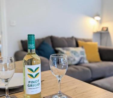 Cromer Haus | The Back Barn - Stylish seaside barn - Crabpot Cottages Sheringham