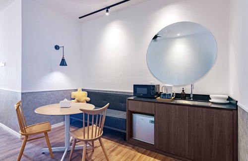 Kampung Simpah Hotel | The Bagan Suite