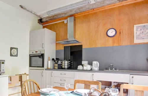 Llanwrtyd Wells Haus | The Bakery ist ein rustikales altes Steinhäuschen, einfach eingerichtet, aber mit modernen Annehmlichkeiten ausgestattet