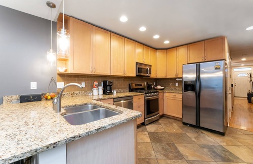 Downtown Baltimore Haus | The Baltimore Nest, Stadium Walkable, Big Rowhouse