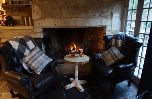 Bradford-on-Avon Hotel | The Barge Inn