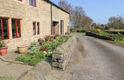 Sowerby Bridge Hütte | THE BARN AT HEATH HALL FARM, pet friendly in Sowerby Bridge