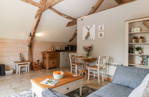 Ilton Hütte | THE BARN AT RAPPS COTTAGE, romantic, with a garden in Ilminster