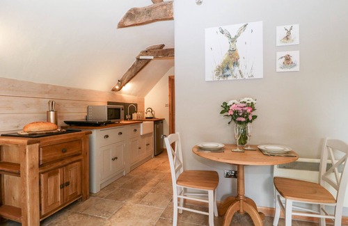 Ilton Hütte | THE BARN AT RAPPS COTTAGE, romantic, with a garden in Ilminster