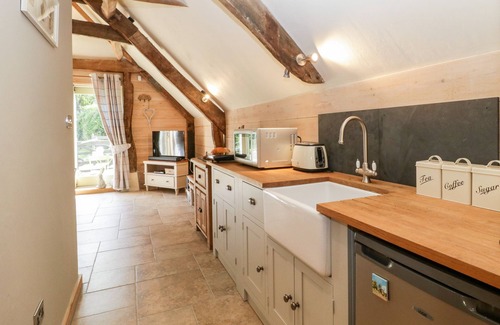 Ilton Hütte | THE BARN AT RAPPS COTTAGE, romantic, with a garden in Ilminster