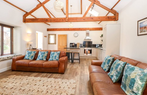 Felmingham Haus | THE BARNHOUSE, pet friendly, with a garden in North Walsham