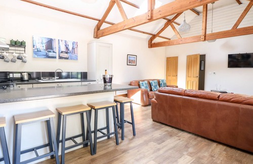 Felmingham Haus | THE BARNHOUSE, pet friendly, with a garden in North Walsham