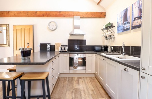 Felmingham Haus | THE BARNHOUSE, pet friendly, with a garden in North Walsham