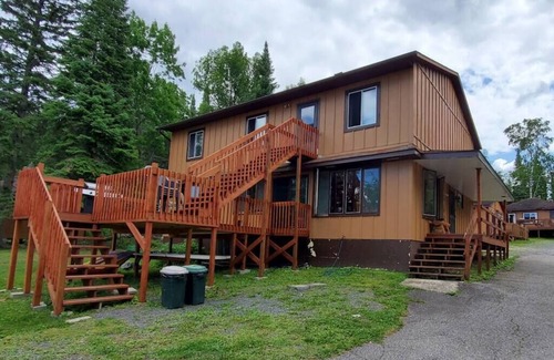 Ray Haus | The Bay View Lodge!