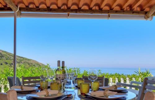 Colares Haus | The Beachfront Casa da Rampa
