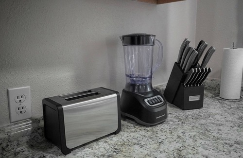 Downtown Branson Hütte | The Bear Den: Rehabbed Home Near the Branson Landing