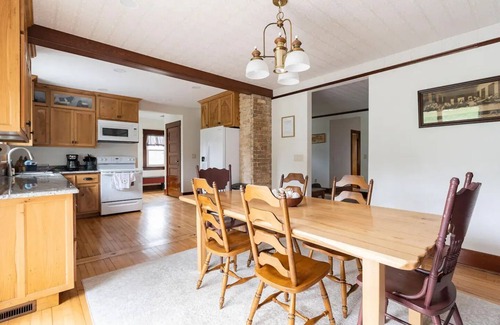 Lebanon Sonstige | The Beekeeper's Inn- Quiet country retreat