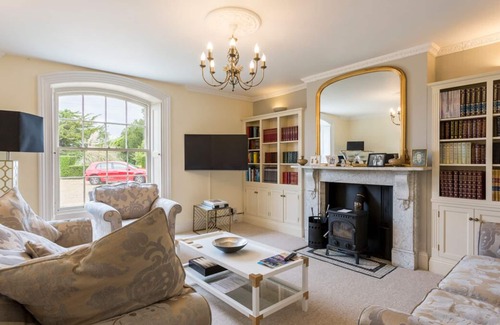 Westbury-on-Severn Villa | The Bell and Flamingo