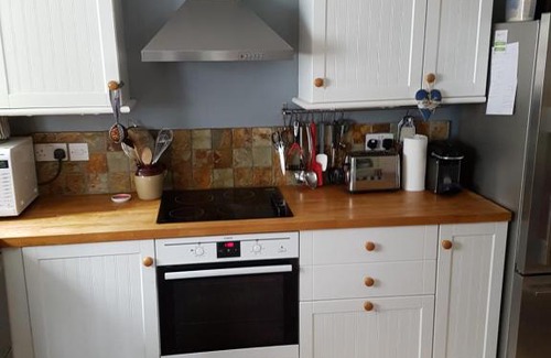 East Knoyle Haus | The Bell House