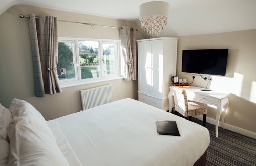 Spetchley Hotel | The Bell Inn