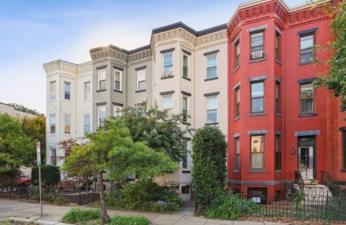 Cardozo Wohnung | NEW Classy Dupont-Logan Apt + Parking & Patio