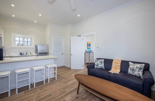 North Palmetto Point Haus | The Better Life & Cottage 5 Bedroom Home