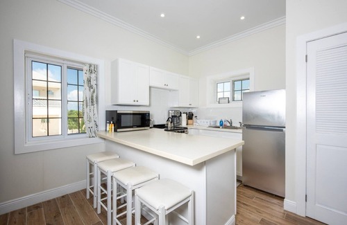 North Palmetto Point Haus | The Better Life & Cottage 5 Bedroom Home
