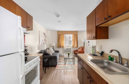 Beverly Hotel | The Beverly