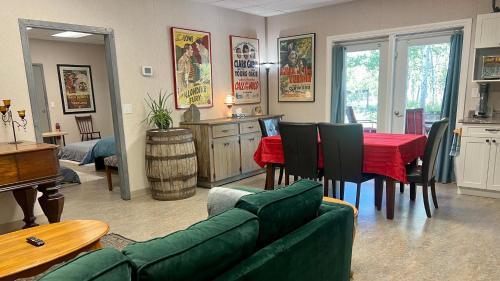 Whitehorse Wohnung | The Big Red Barn