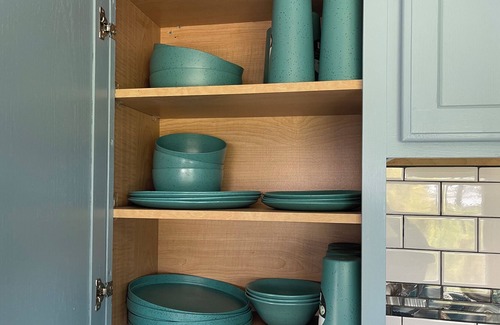 Issue Haus | The Blue Crab is 5 blocks from Beach, 0.5 miles to Beach, 100 ft from bay.