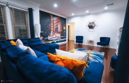 North Mayfair Wohnung | The Blue Golden Luxury Modern 3- Bedroom Apartment in Chicago