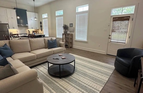 Baton Rouge Haus | The Blue Heron Haven—your perfect getaway just minutes from the heart of LSU!