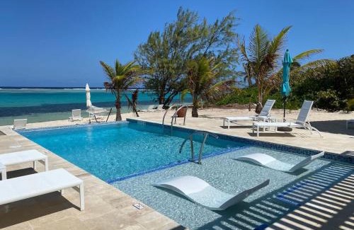 Colliers Bay Haus | The Blue Iguana at Cottages