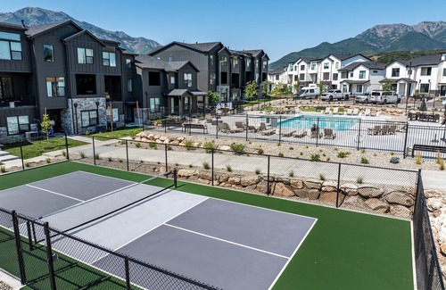 Mountain Green Haus | The Bluebird R5057 |Snowbasin Ski Retreat |Hot Tub