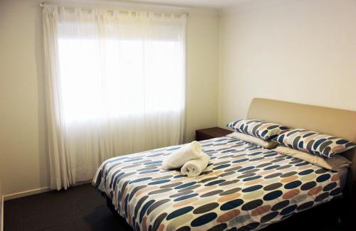 Mount Coolum Haus | THE BOARDWALK Relaxing Beachside Family Entertainer