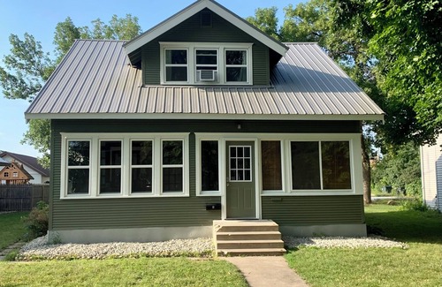 Alexandria Haus | The Boho Bungalow! Downtown Alexandria