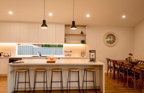 Porepunkah Haus | The Bonnie Ray - This brand new gem is a masterpiece of style and design.