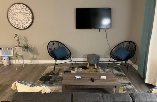 Fairport Harbor Wohnung | The Breakwall Suite!