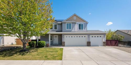 Tri-Cities Haus | The Broadmoor House