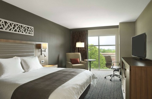 Columbia Hotel | The Broadway Columbia - a DoubleTree by Hilton