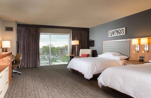 Columbia Hotel | The Broadway Columbia - a DoubleTree by Hilton