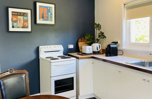 North Hobart Wohnung | The Brutus - Location + Art Deco+ Spacious