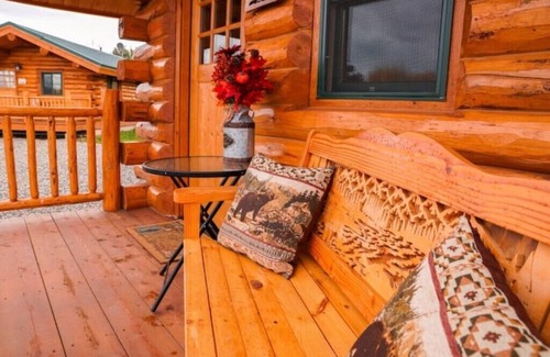 Salmon Kabine | The Bunkhouse at J&J Cabins