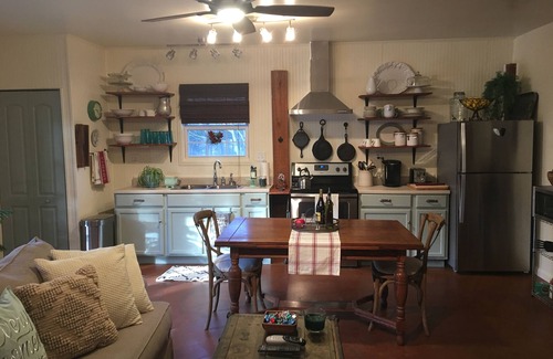 Madison Kabine | The Bunkhouse